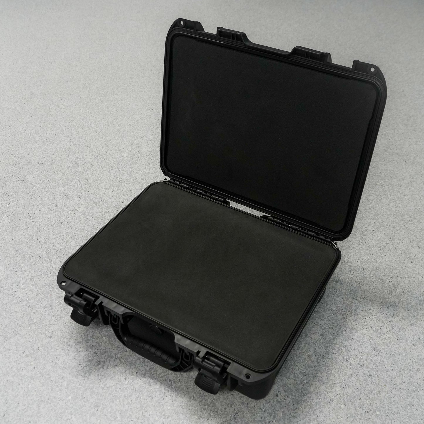 1006 Medium Protective Hard Case: 465 x 330 x 184mm (int)